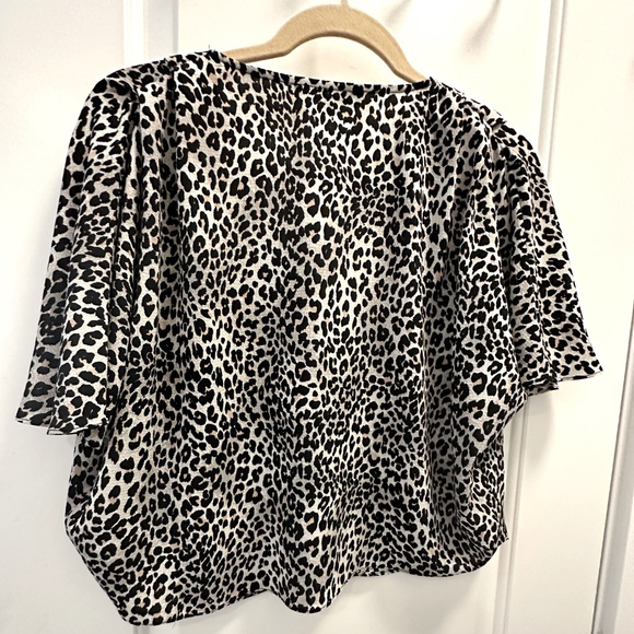 Button-up Leopard Print Blouse - Picture 3 of 5